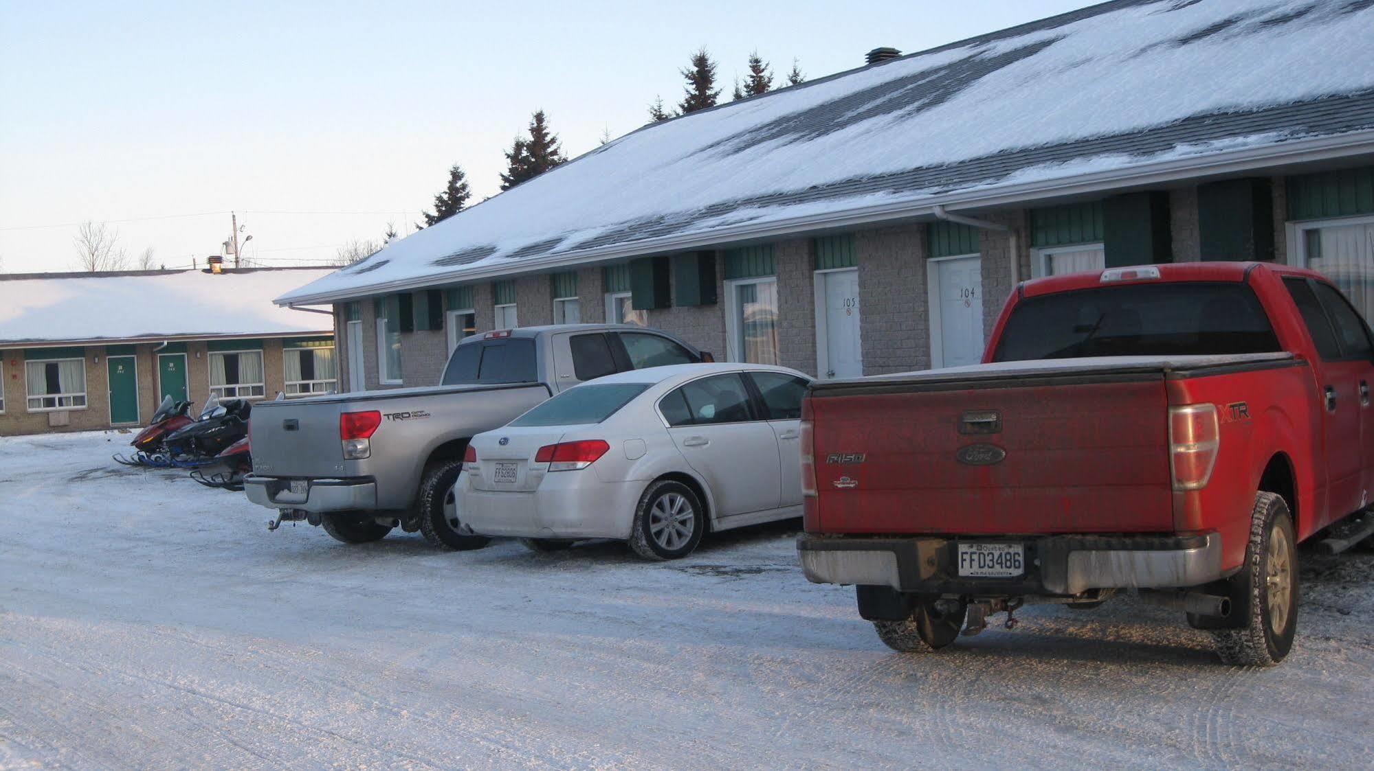 Hotel-Motel La Difference Sainte-Marie Exterior foto